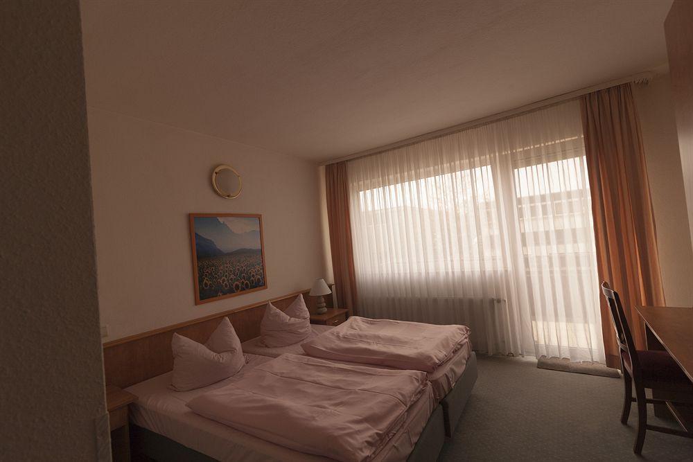 Hotel G & L 3*