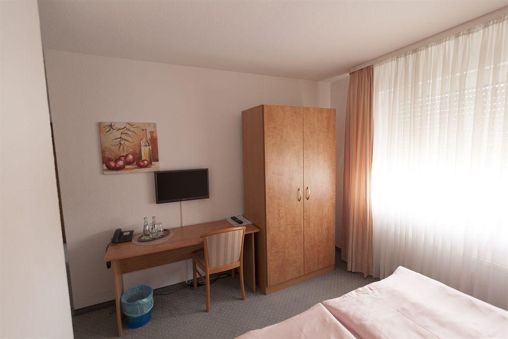 G & L Hotel